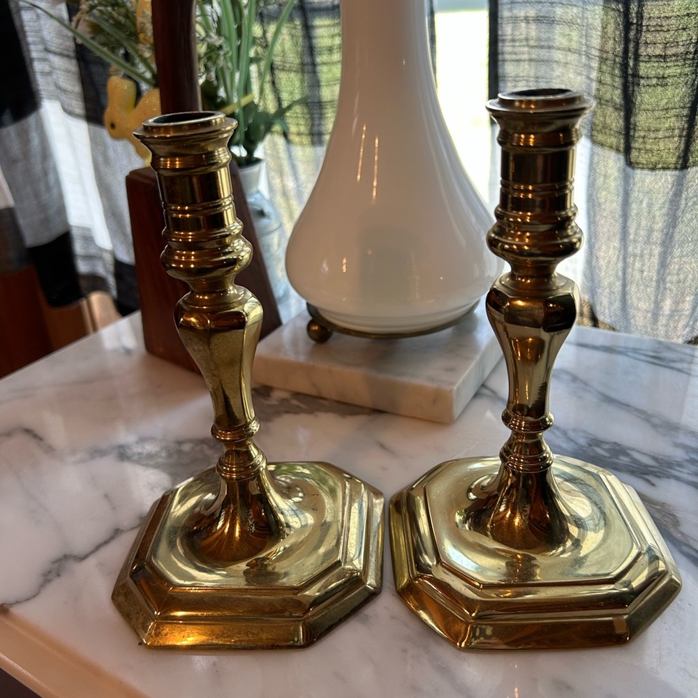 Vintage Williamsburg Metalcrafters Restoration brass candlesticks CW16-36